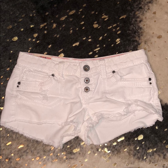 1st Kiss Pants - White Size 7 Cutoff Denim Shorts